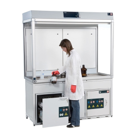 Poste de travail à flux laminaires avec armoires de sécurité Poste de travail à flux laminaires avec armoires de sécurité