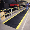 Tapis PVC en tôle de diamant 737 Diamond Plate Runner image 1 Tapis PVC en tôle de diamant 737 Diamond Plate Runner image 1
